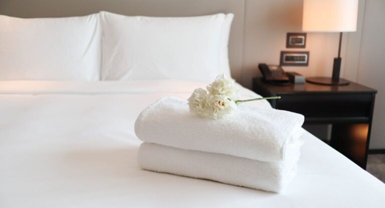 Hotel linen supplier in Pakistan high quality bed sheets and towels