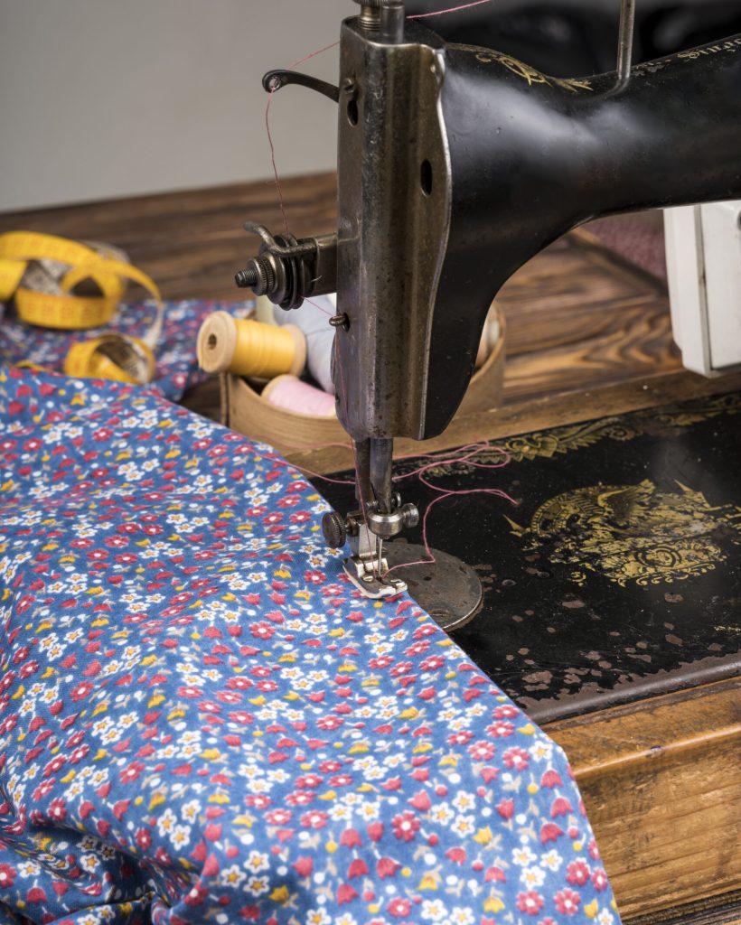 sewing-machine-with-flower-patterned-material